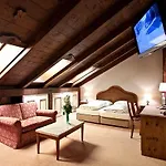 Atel Lasserhof Hotel 3*