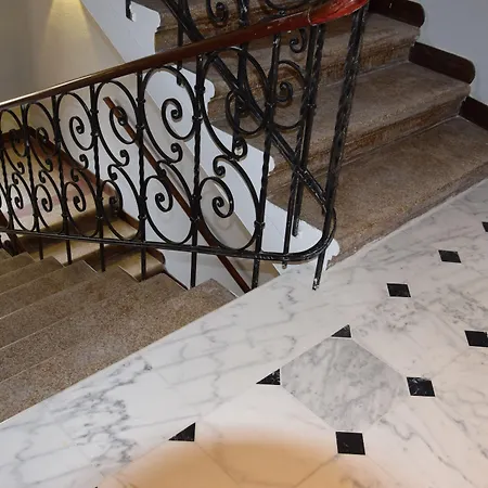 Atel Lasserhof Hotel 3*