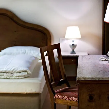 Hotell Atel Lasserhof 3*