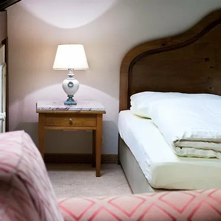 Atel Lasserhof Hotel
