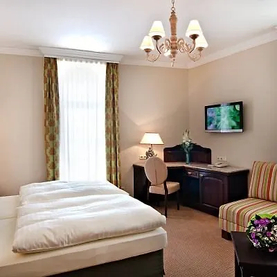 Atel Lasserhof Hotel 3*